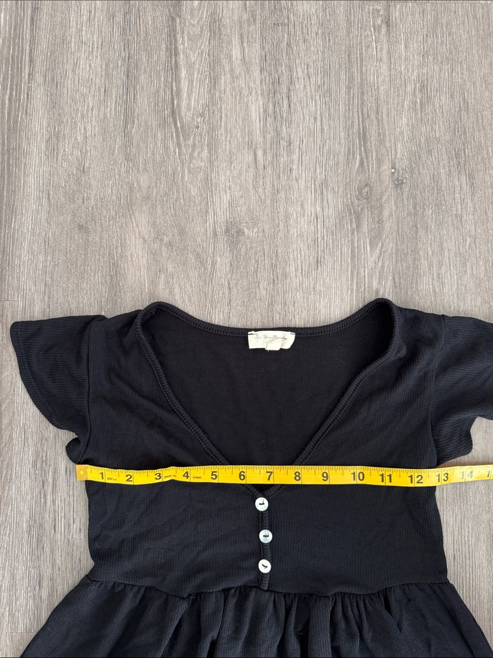 Black Tiered Short Sleeve Ribbed Dress - Picture 6 of 8